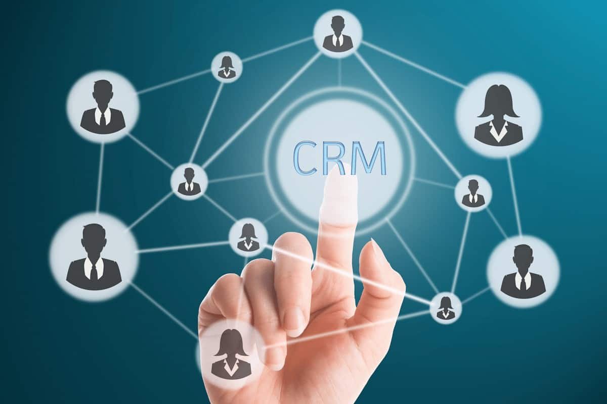 CRM vs CDP: What’s the Difference Between Them and Why Should Retailers Care?